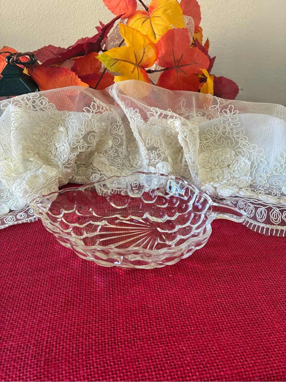 Source Unknown Clear Scalloped Glass Serving Bowl